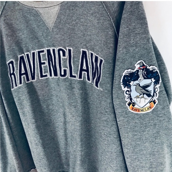Universal Studios The Wizarding World of Harry Potter Ravenclaw Sweatshirt - Picture 3 of 5